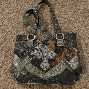 Camo cross purse